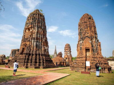 From Bangkok: Ayutthaya Historical Park Guided Day Trip - Bang Pa-In Royal Palace: A Quiet Royal Detour That Sets the Tone