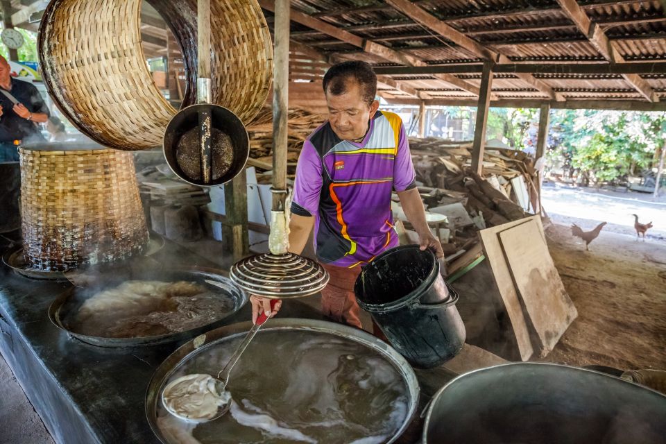 From Bangkok: Damnoen Saduak Floating Market Guided Tour - Bangkok to Ratchaburi: getting out there without turning it into a headache