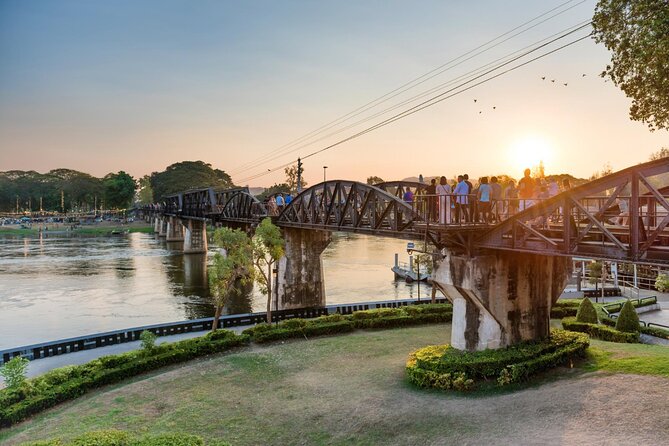 From Bangkok: Historical Day Tour to River Kwai - Lunch at the Disembarkation Stop: Food Built Into the Day