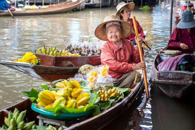 From Bangkok: Railway & Damnoen Saduak Floating Market Tour - Why this half-day starts with train-track theater