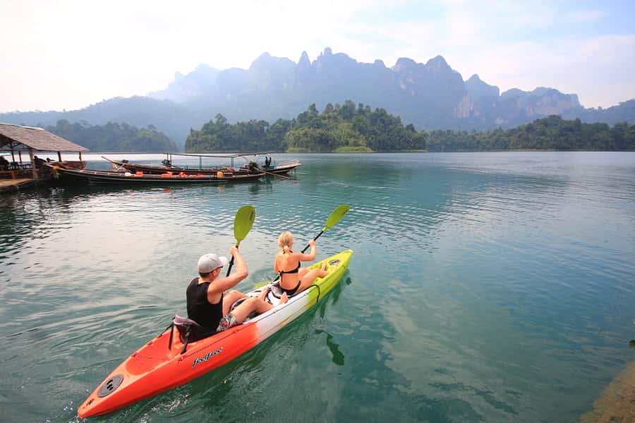 From Khao Lak/Khao Sok: Cheow Lan Lake and Emerald Pool Tour - Return drive and the dam view stop: stretching the day with views