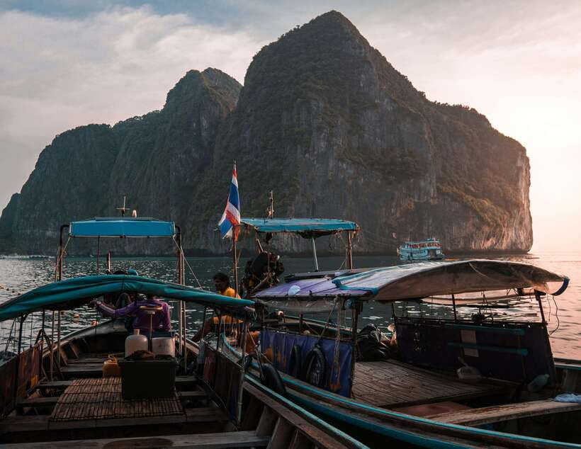 From Phi Phi: Full Day 7 Island Tour by Longtail with Sunset - Pi Leh Lagoon + Loh Samah Bay: when the turquoise does the work