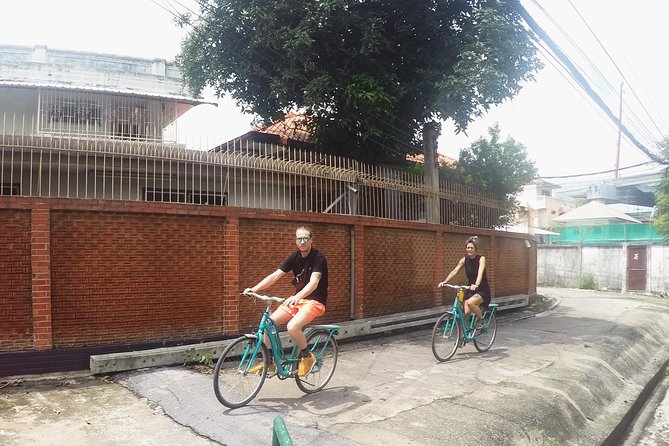 Half-Day Bangkok Bike Tour Including Lunch - Stop 6: Bangkok Noi canal moments for photos and stillness