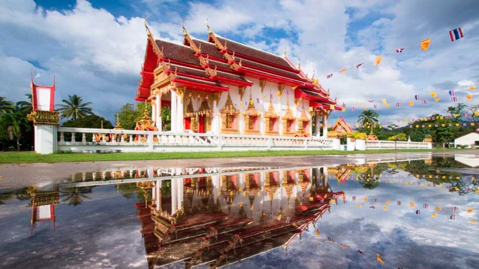 Khao Lak: Elephant Safari with Lunch - Bamboo raft time on the river: the calm, animal-filled highlight