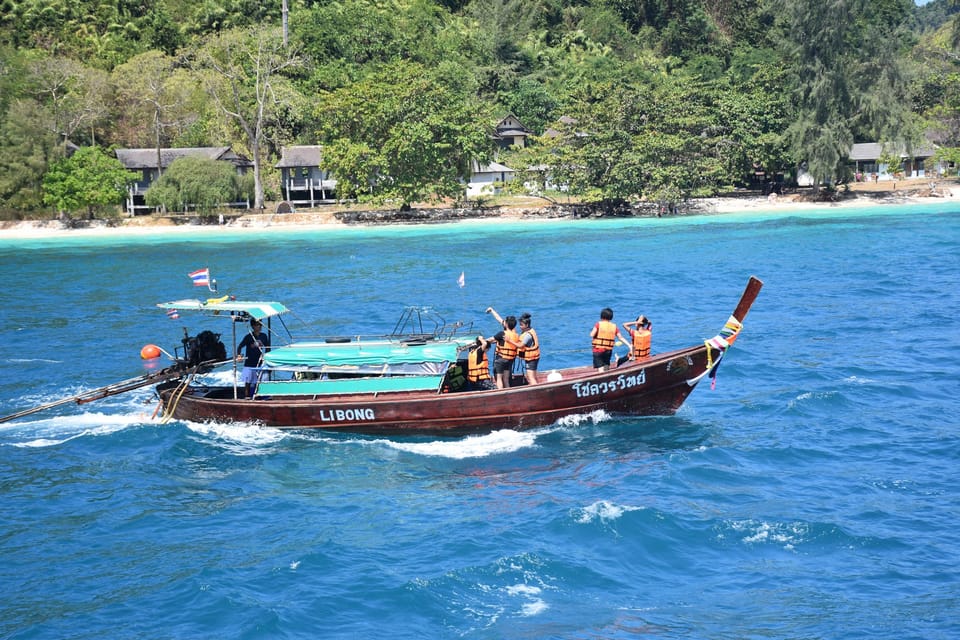 Koh Lanta: 4 Islands and Emerald Cave Tour by Long-tail Boat - Koh Maa snorkeling and fish-feeding with big bats nearby