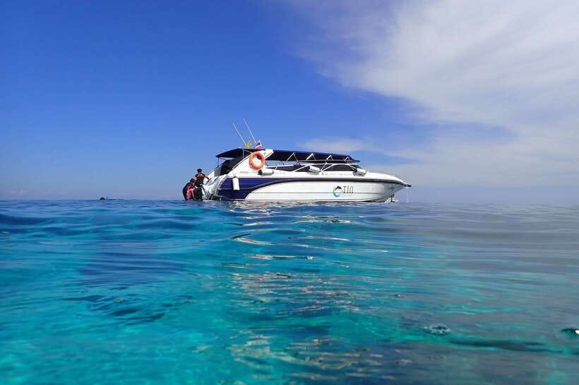 Koh Lanta: Adventure Sea Tour to Koh Rok and Koh Haa - Lunch on Koh Rok Nai: the buffet break that keeps the energy up