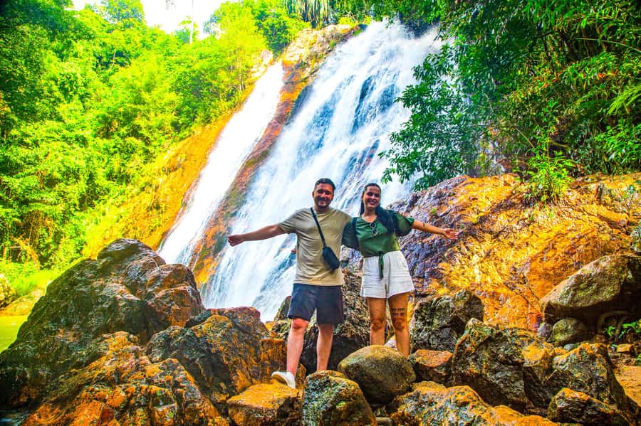Koh Samui: Half-Day Island Highlights Tour with Hotel Pickup - Wat Plai Laem: Chinese Heritage and Temple Detail Without the Delay