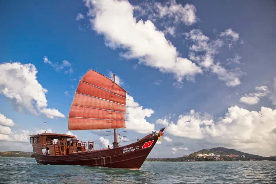 Koh Samui: Koh Phangan Island Full-Day Cruise with Sunset - Sailing back to Koh Samui: sunset apps and a memorable finale