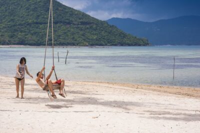Koh Samui: Pig Island Tour by Speedboat with Snorkeling - Minivan pickup to the pier: how the day starts smooth