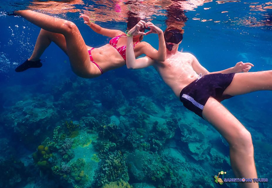 Koh Tao: Islands Snorkeling Highlights Day Tour & Lunch - Ao Hin Wong: clear water, boulders, and that “too-shallow-to-be-real” feeling