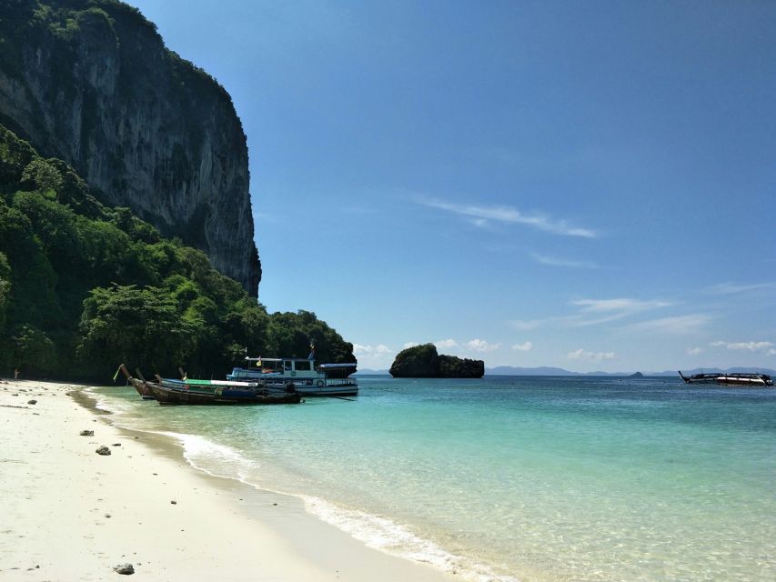 Krabi: 4 Islands Day Trip by Speedboat Including Lunch Box - Ko Tup at low tide: the sandbar that makes photos easy