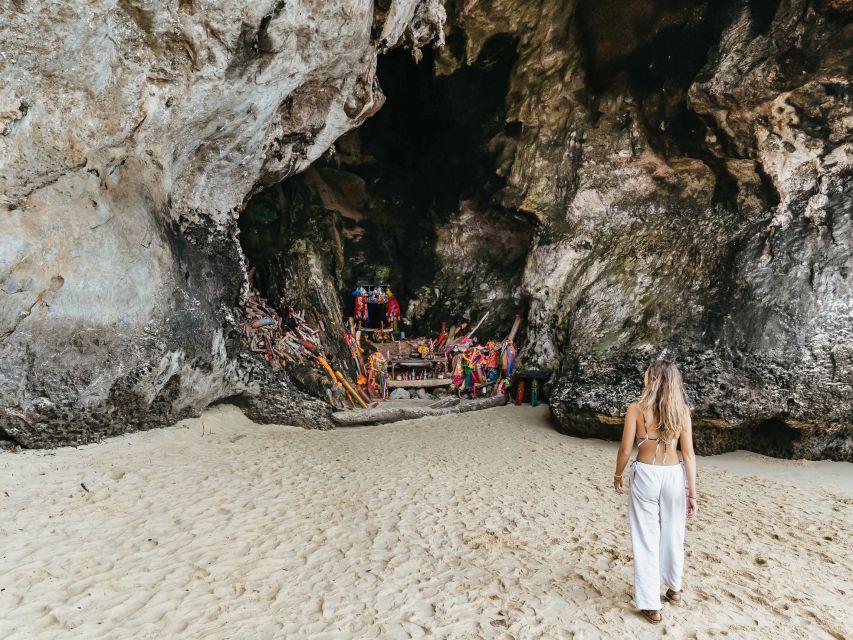 Krabi: 4 Islands Tour by Longtail Boat & Thai Buffet Lunch - Railay Beach quick stop: your first taste of the cliffs