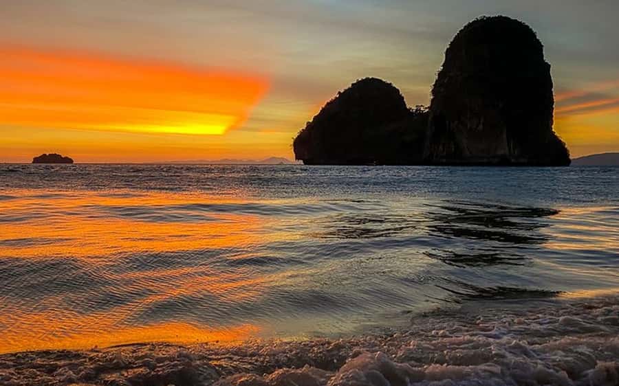 Krabi: Bioluminescent Plankton, Snorkeling & Sunset Tour - The sunset BBQ: what you’re really paying for