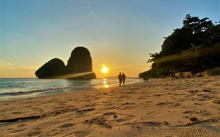 Krabi: Bioluminescent Plankton, Snorkeling & Sunset Tour - Bioluminescent plankton at night: how to set expectations