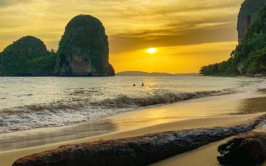 Krabi: Bioluminescent Plankton, Snorkeling & Sunset Tour - The boat ride experience: speed, shoreline views, and safety