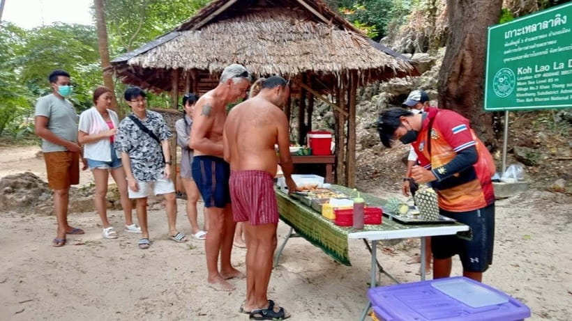 Krabi: Hong Island Longtail Boat & Kayak Tour w Buffet Lunch - Hong Lagoon Photo Stops and Scenic Cruising Between Activities