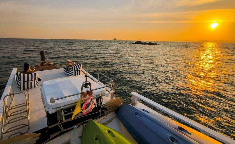 Krabi: Koh Hong Small Group Tour by Luxury Longtail Boat - On-board food and drinks: the quiet luxury part