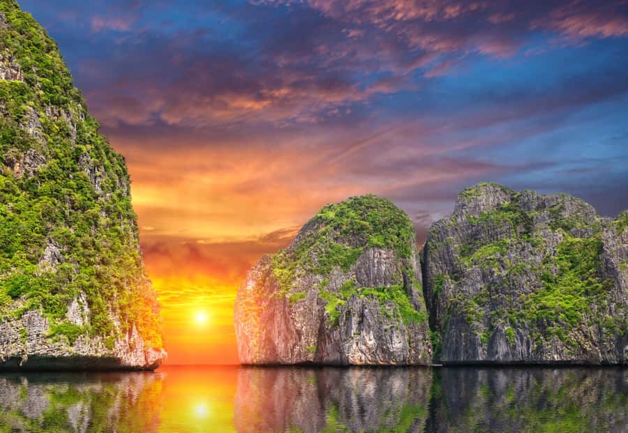 Krabi: Phi Phi Island Sunset Maya Bay and Four Islands Tour - Maya Bay rules you should follow (so your beach time stays smooth)