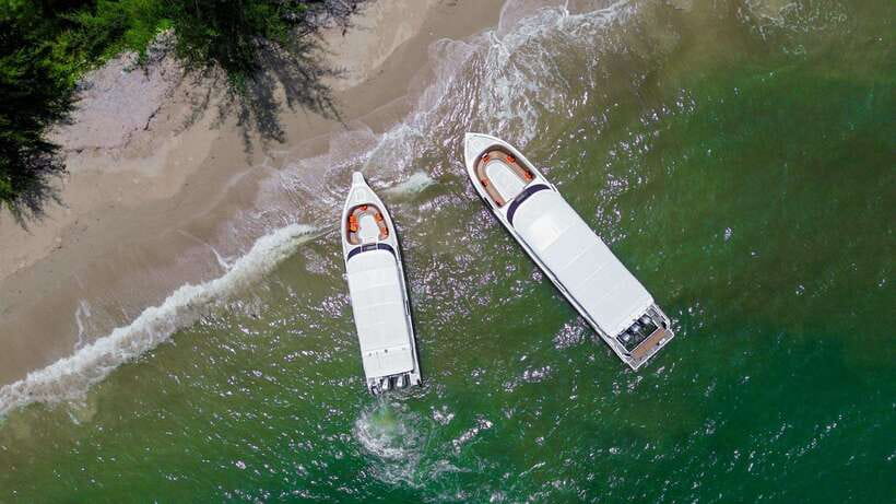 Krabi: Phi Phi Islands Speedboat Tour with Buffet Lunch - Safety and comfort: what the crew does well on a day like this