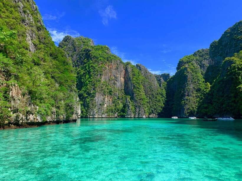 Krabi: Phi Phi Islands Speedboat Tour with Buffet Lunch - Speedboat to Phi Phi: fast, organized, and why “nose seating” matters
