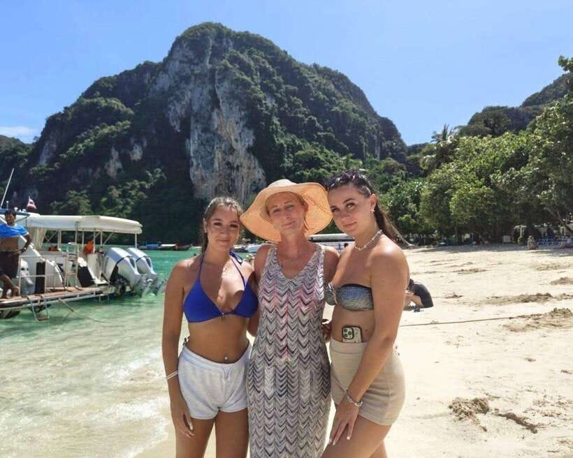 Phuket: Phi Phi Islands and Maya Bay Day Trip with Lunch - Tonsai Bay Lunch and Monkey Bay: Good Food, Quick Looks