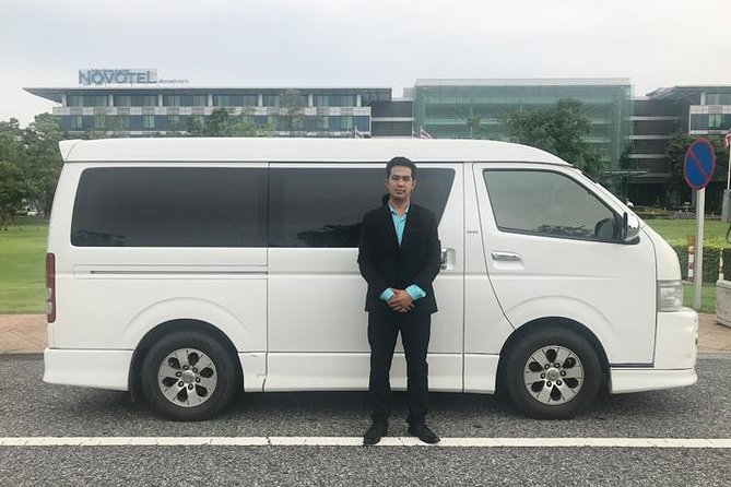 Private Bangkok Airport Transfer Free Tollway - How the pickup system works at BKK (name-board greeter and waiting)