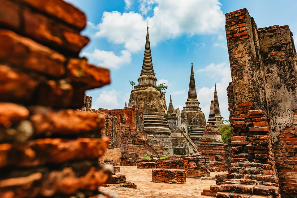 The Old Siam: Ayutthaya Temples Small Group Tour with Lunch - Wat Phra Si Sanphet: the royal palace temple with a ritual past